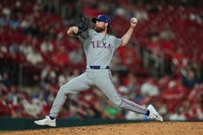 Novato de Rangers logra su 1ra victoria en Grandes Ligas 4 días después haberla celebrado