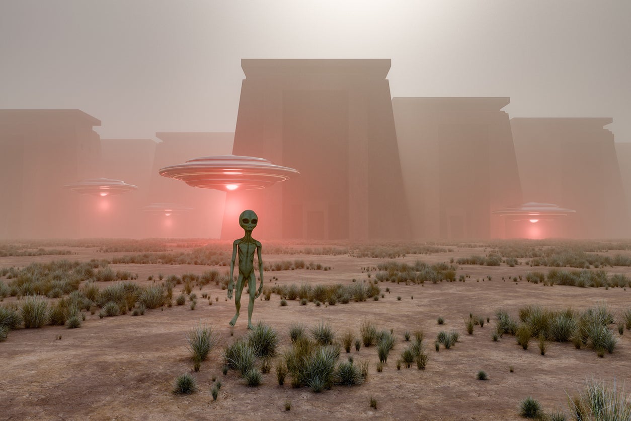 Es paradójico que la única alimentación “extraterrestre” (fuera de la Tierra) que conocemos es la de los humanos que viven en el espacio