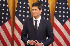 La Fed mantiene las tasas sin cambios; está dividida sobre apoyar un alza este año