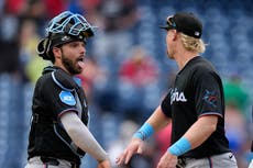 Stowers pega 2 jonrones e impulsa 5 carreras en triunfo 12-4 de Marlins ante Filis