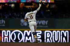 Los Cerveceros vencen 9-4 a los Guardianes con jonrones de Yelich y Chourio
