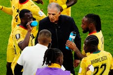 Las pausas de hidratación de la FIFA generan críticas. Pero ¿qué hacen realmente?