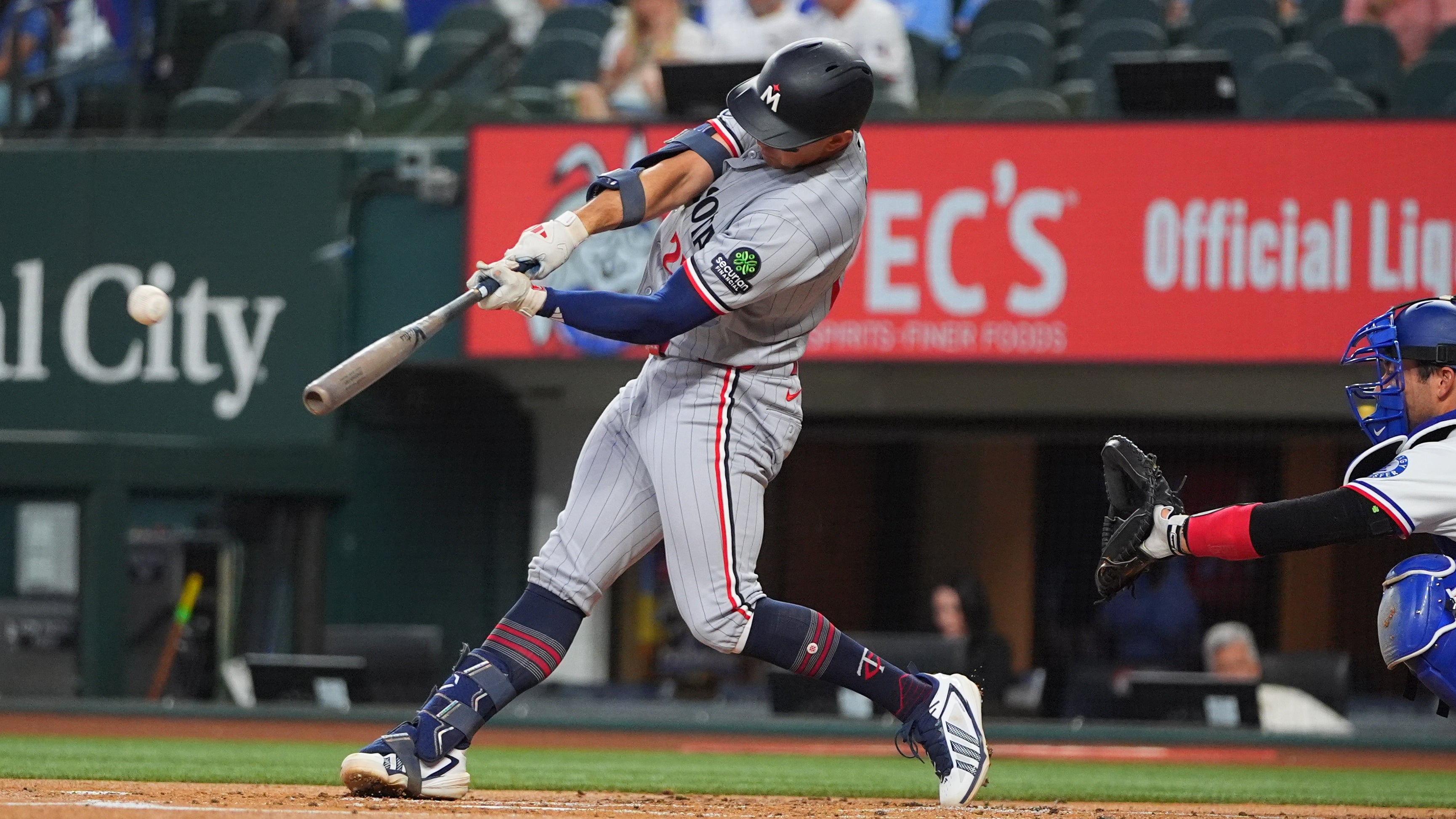 Los Mellizos consiguen poderoso 1er y barren serie con victoria 9-3 ante los Rangers