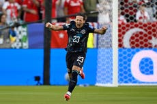 Paraguay resiste medio partido con 10 hombres y vence 1-0 a Turquía; EEUU gana el Grupo D