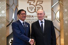 Rusia libera a 24 filipinos tras conversaciones de Marcos con Putin