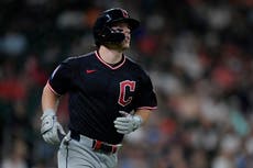 La noche del novato Travis Bazzana guía a Guardianes a vencer 8-1 a Astros