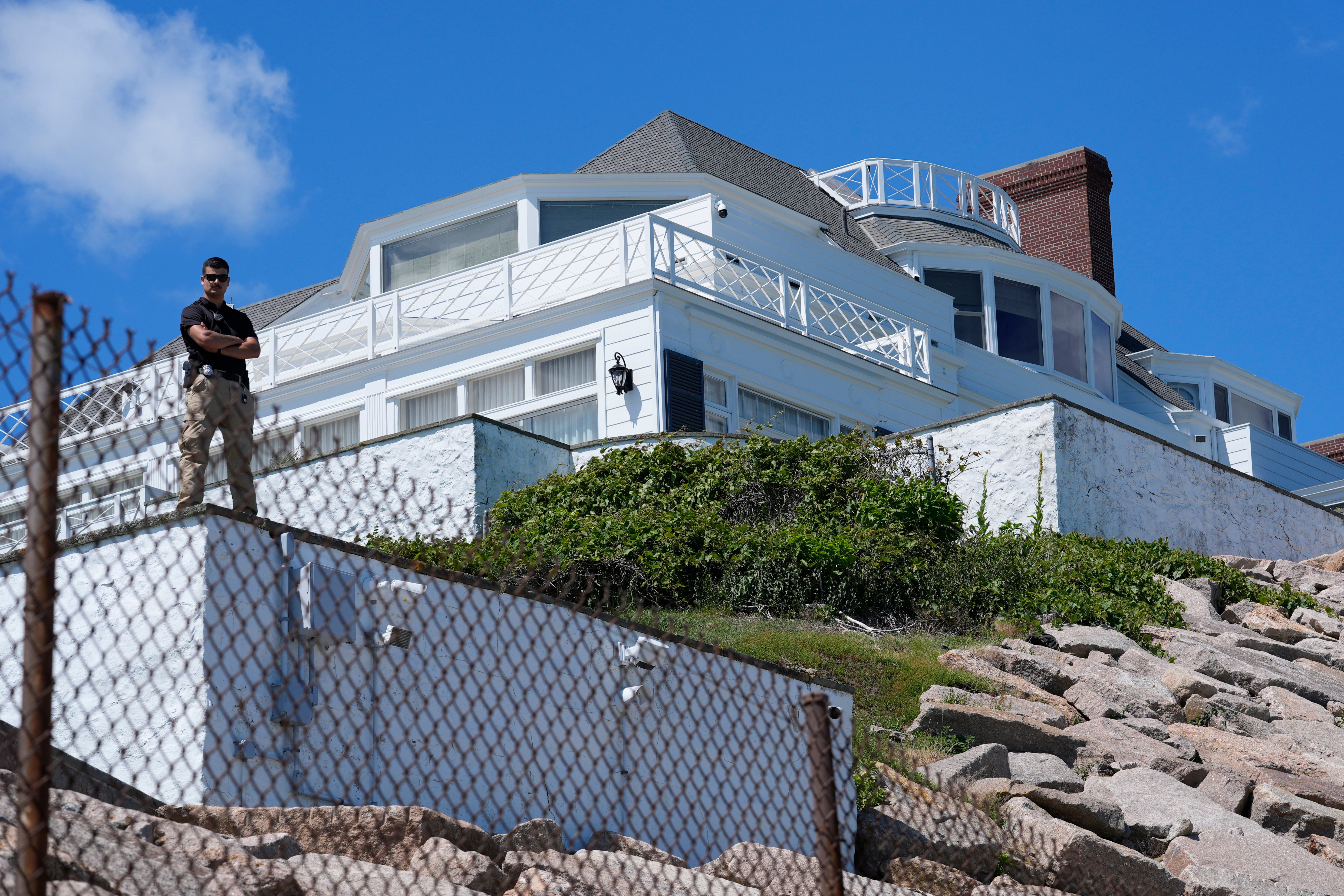 La mansión frente al mar de Taylor Swift en el lujoso vecindario de Watch Hill de Rhode Island, que le costó $17,75 millones en 2013. Es una de las ocho propiedades que posee la estrella