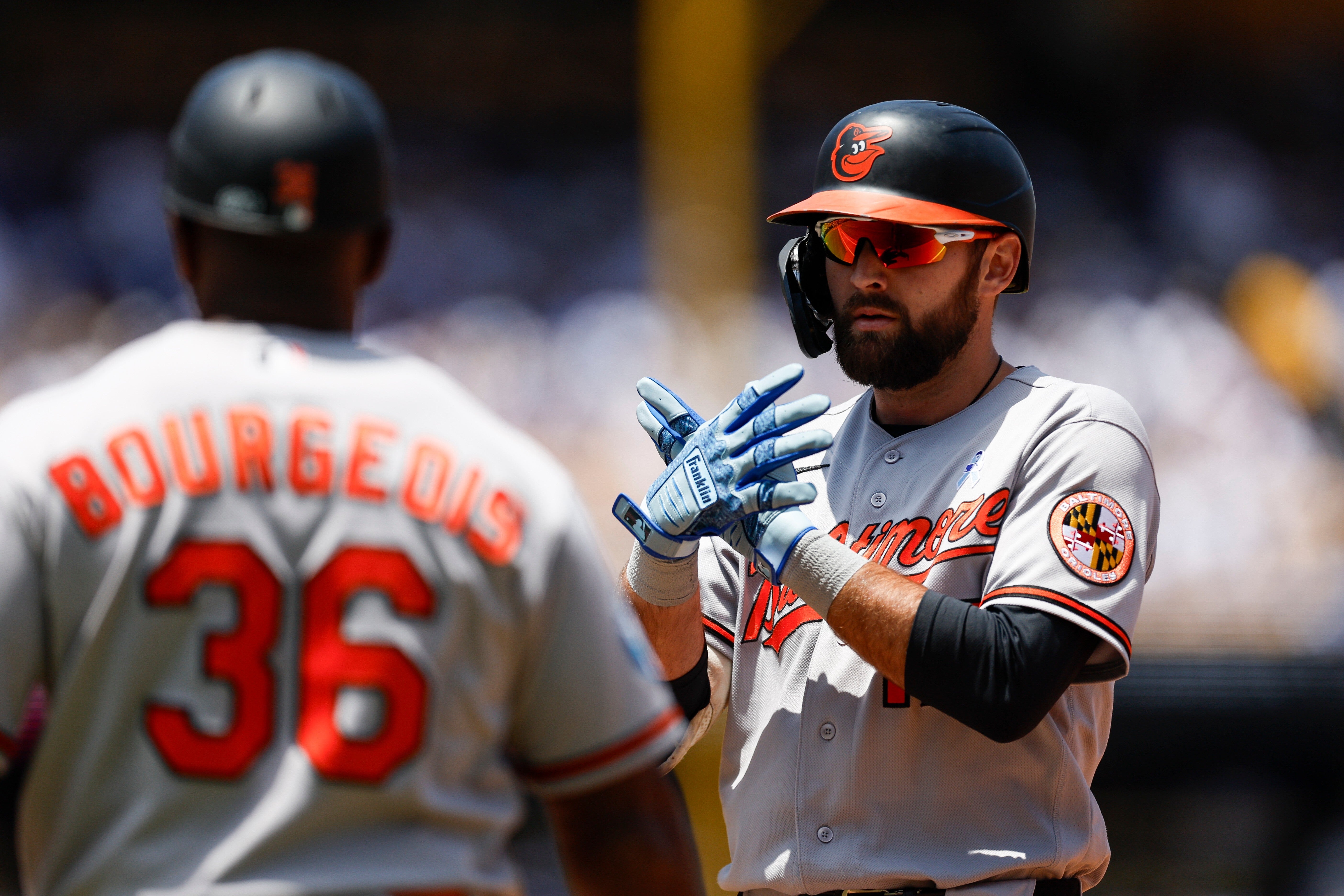 Cowser impulsa 4 y los Orioles aplastan 12-1 a los Dodgers para ganar la serie