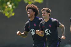 Pulisic vuelve a entrenar con EEUU tras perderse por lesión el último partido del Mundial