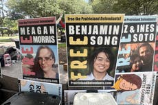 Ocho manifestantes reciben décadas de cárcel por tiroteo en centro migratorio de Texas