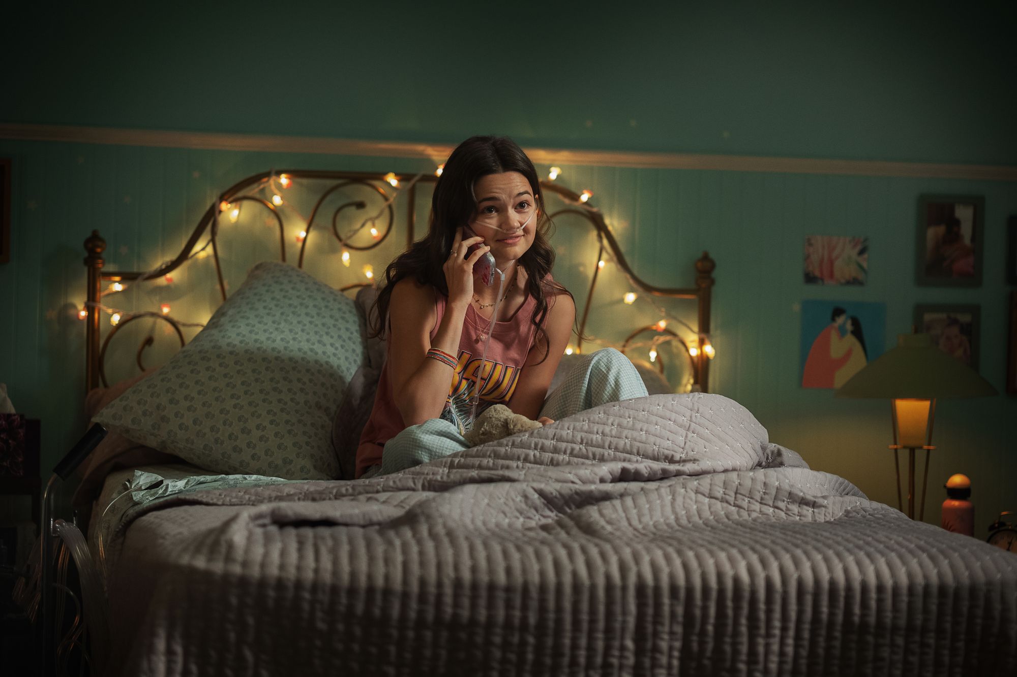 Ciara Bravo como Isabelle