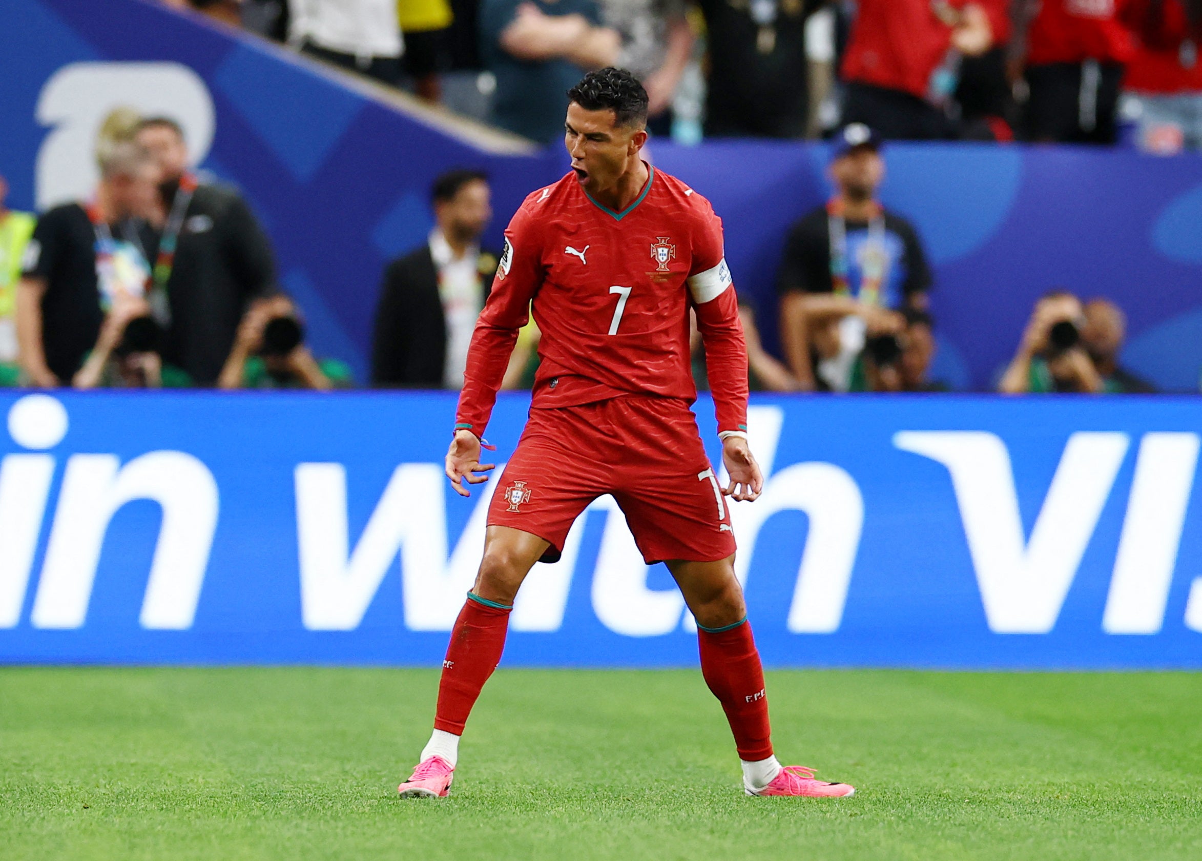 Cristiano Ronaldo hace un gol histórico en la Copa del Mundo