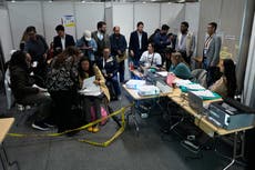Inicia en Colombia la fase final del escrutinio del reñido balotaje presidencial