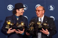 Clive Davis impulsó las carreras de estas estrellas de la música, por géneros y décadas