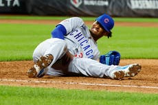 El lanzador de los Cachorros, Edward Cabrera, sale en camilla por lesión en la pierna izquierda