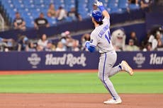 Jac Caglianone sigue en racha con 2 jonrones y 3 impulsadas y Reales vencen 12-5 a Rays