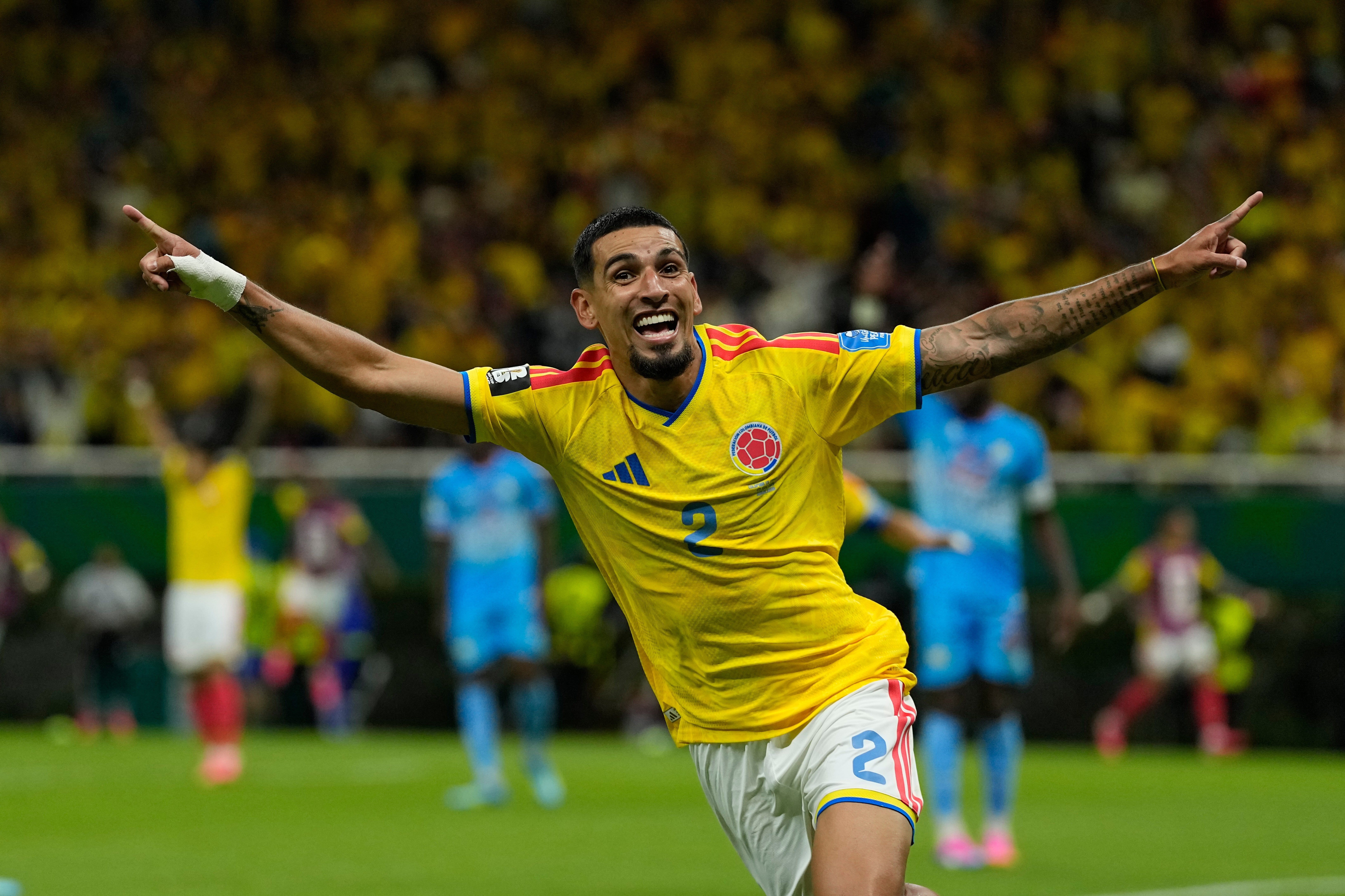Daniel Muñoz anota y Colombia vence 1-0 al Congo para avanzar a octavos en el Mundial