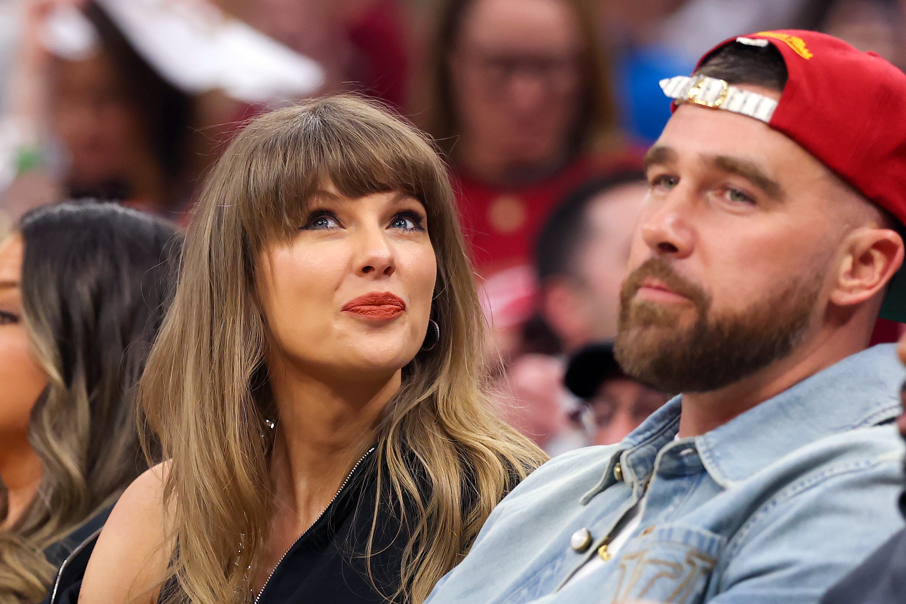 Travis Kelce y Taylor Swift, que tienen previsto casarse este viernes en el Madison Square Garden de Nueva York, presentan grandes diferencias en cuanto a su patrimonio neto