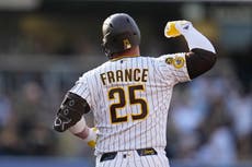 France pega jonrón, Sears gana en su debut de temporada y Padres barren 5-2 a Bravos