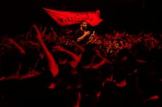 Musulmanes chiíes conmemoran la Ashura tras meses de guerra en Irán y Líbano