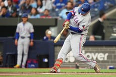Langford, Burger y Pederson se vuelan la barda y Rangers vencen 6-5 a Azulejos
