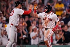 Durbin pega jonrón para romper el empate en triunfo de Medias Rojas por 6-3 ante Yankees