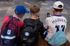 Australia planea endurecer las leyes que prohíben el acceso de niños a redes sociales