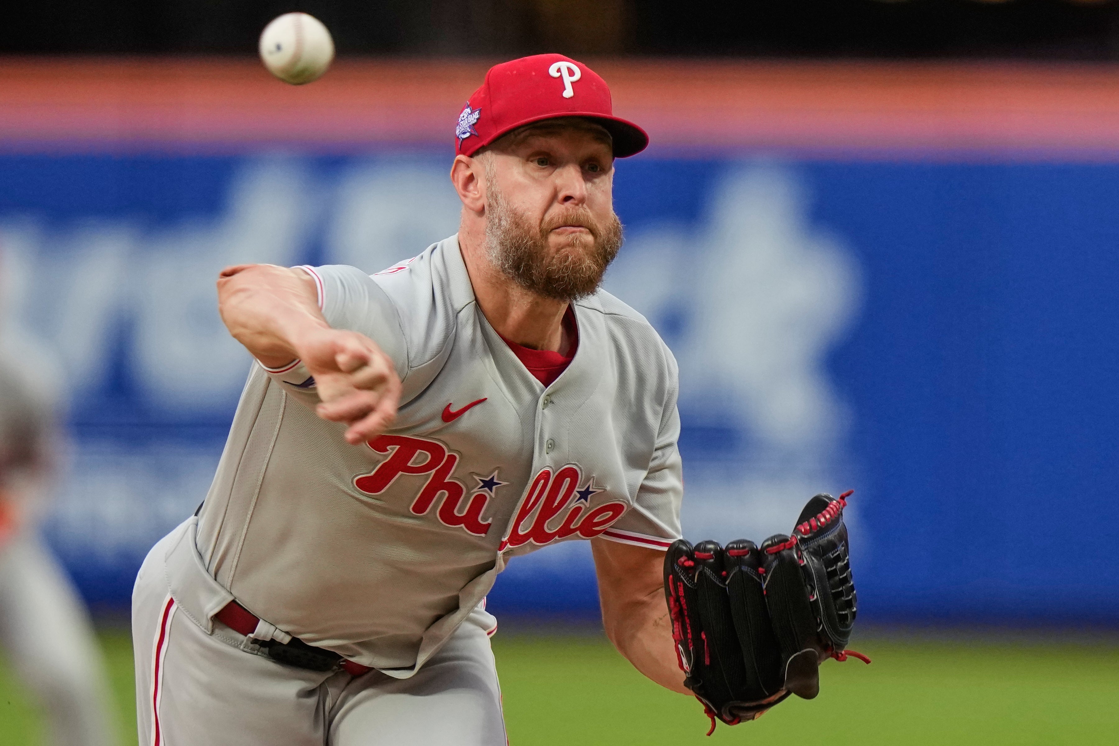 Hill hace atrapada increíble y Wheeler guía a Filis a ganar 2-1 a Mets, tras despido de su mánager