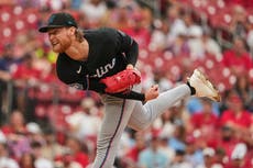 Max Meyer guía a los Marlins a vencer 4-0 a los Cardenales y mejora su marca a 9-0