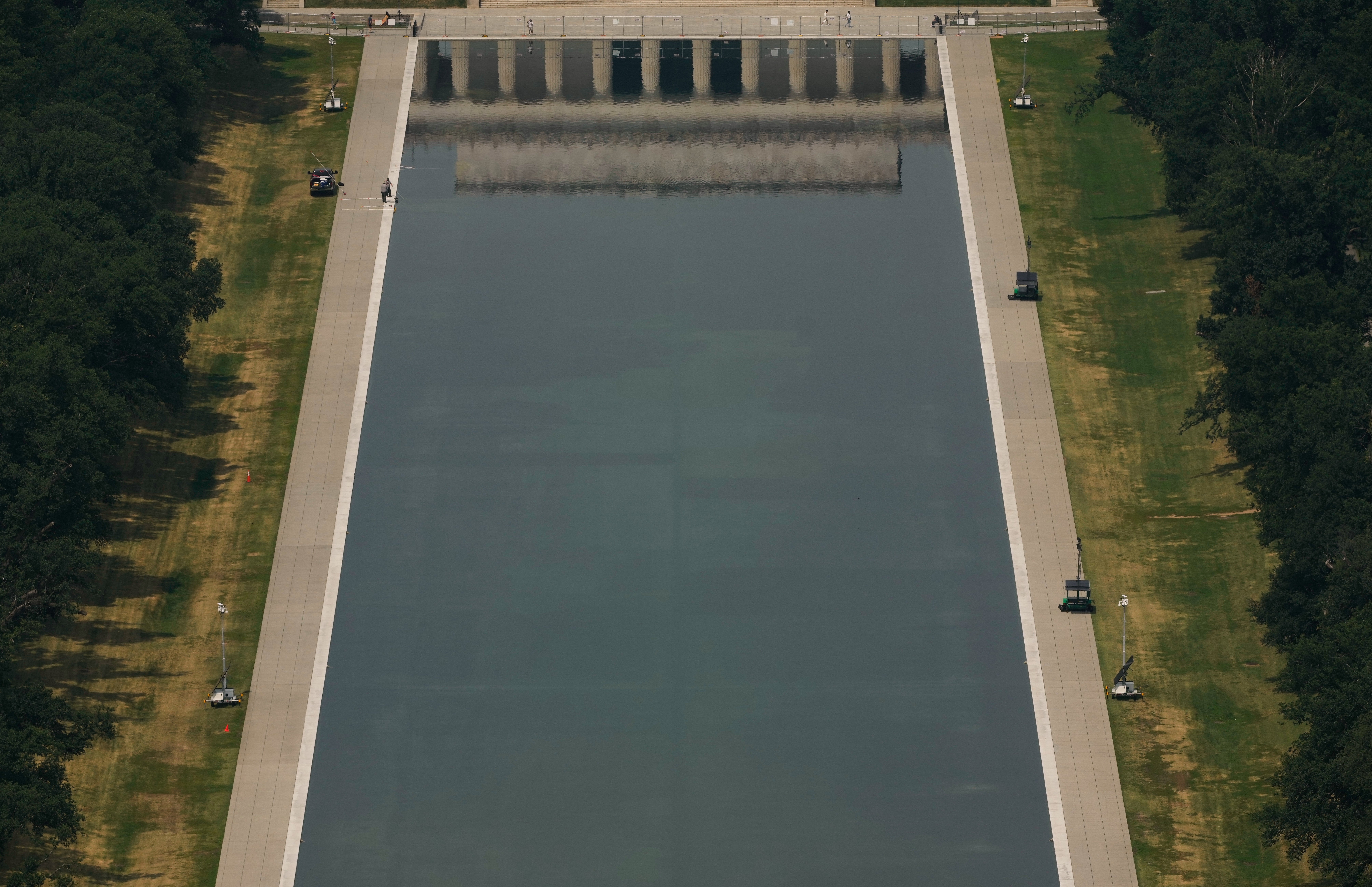 WASHINGTON-ESTANQUE REFLECTANTE-VIGILANCIA