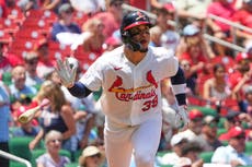 Torres pega jonrón de 2 carreras y Leahy frena con los Cardenales por 2-1 a los Marlins
