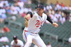 Prielipp poncha a 10 y los Mellizos vencen 3-2 a los Rockies con jonrón tardío de Kreidler