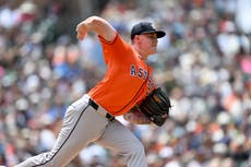 Jonrón de 3 carreras de Christian Walker en la 10ª impulsa a Astros 7-5 ante Tigres