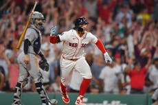 Los Medias Rojas remontan y vencen 5-4 a los Yankees en 10 entradas tras perder Gray el sin hits