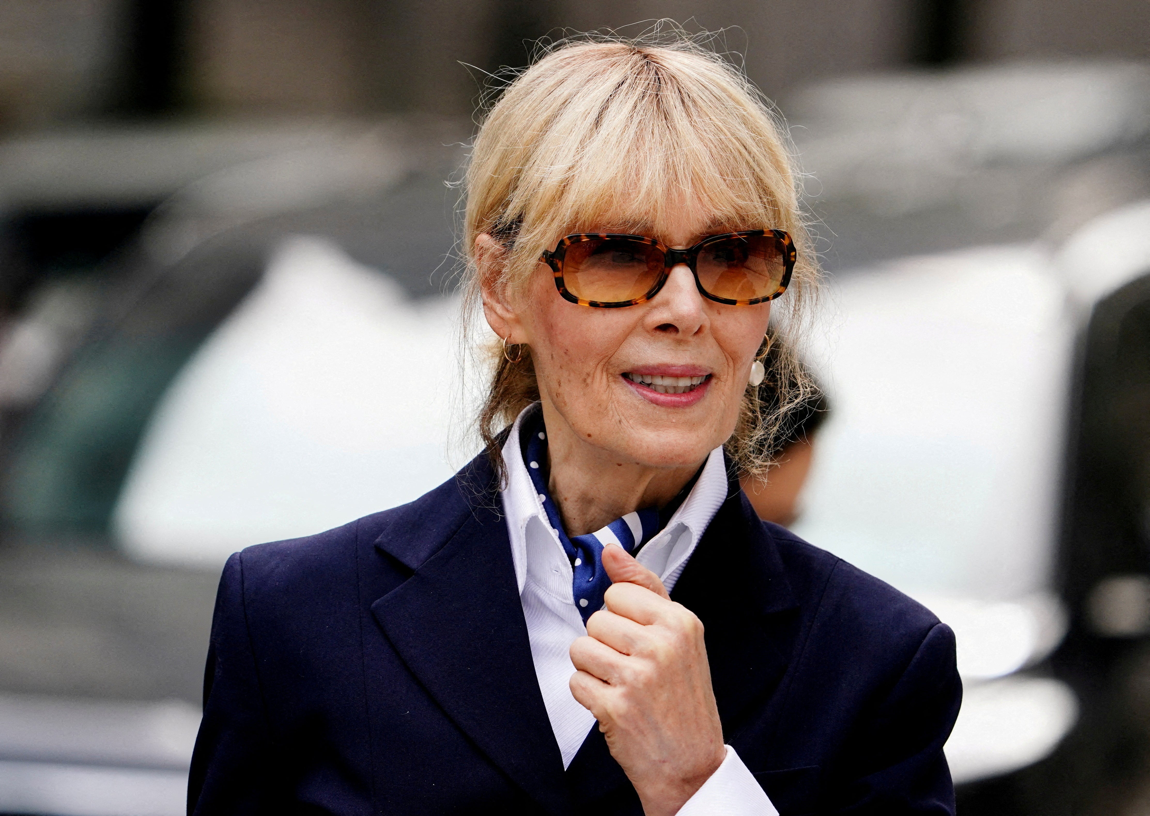 E. Jean Carroll, una antigua redactora de revistas, recibió una indemnización de 5 millones de dólares después de que un jurado determinó que Trump la había difamado en el marco de unas acusaciones de abuso sexual