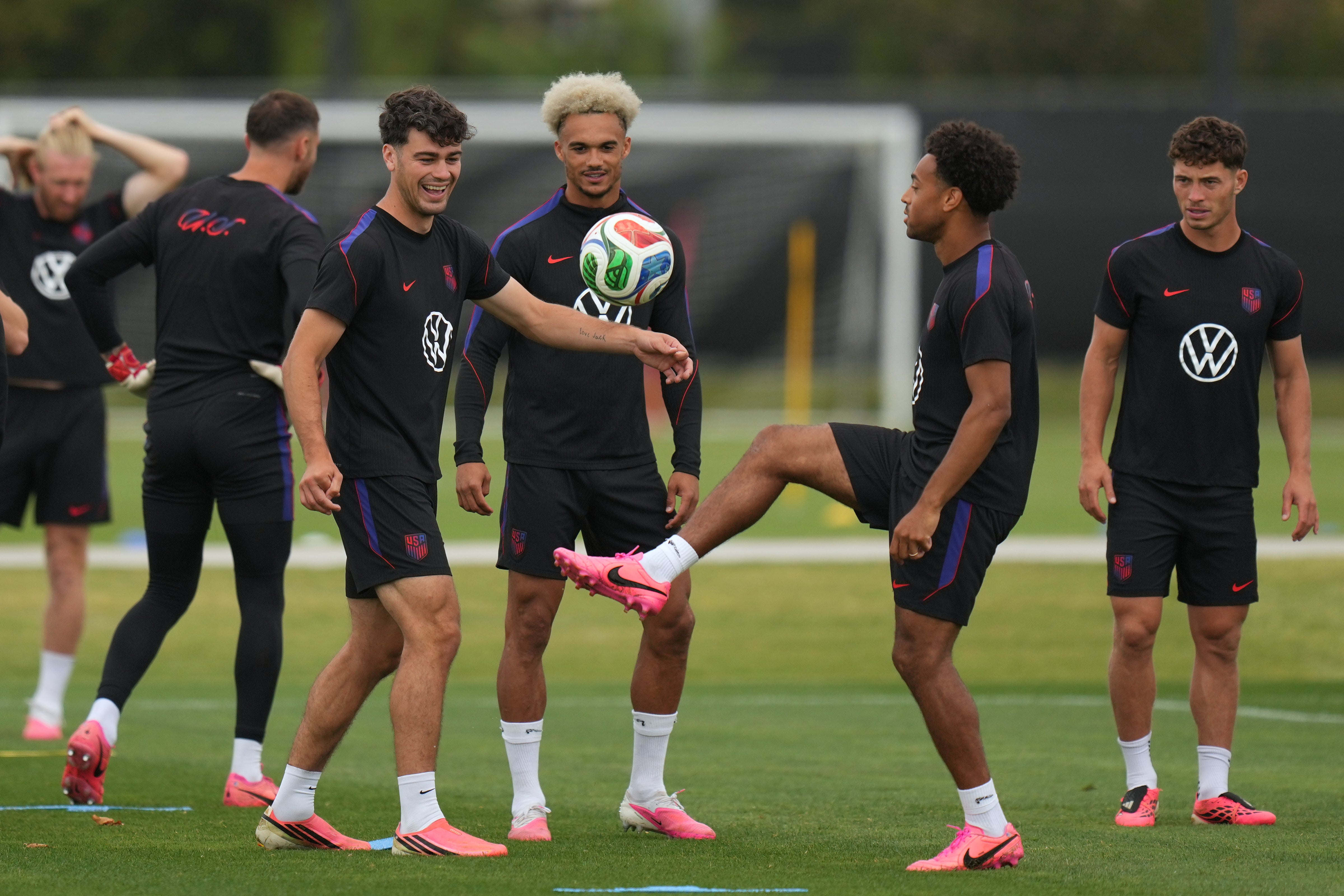 EEUU llega a la ronda de eliminación directa del Mundial con la confianza al máximo