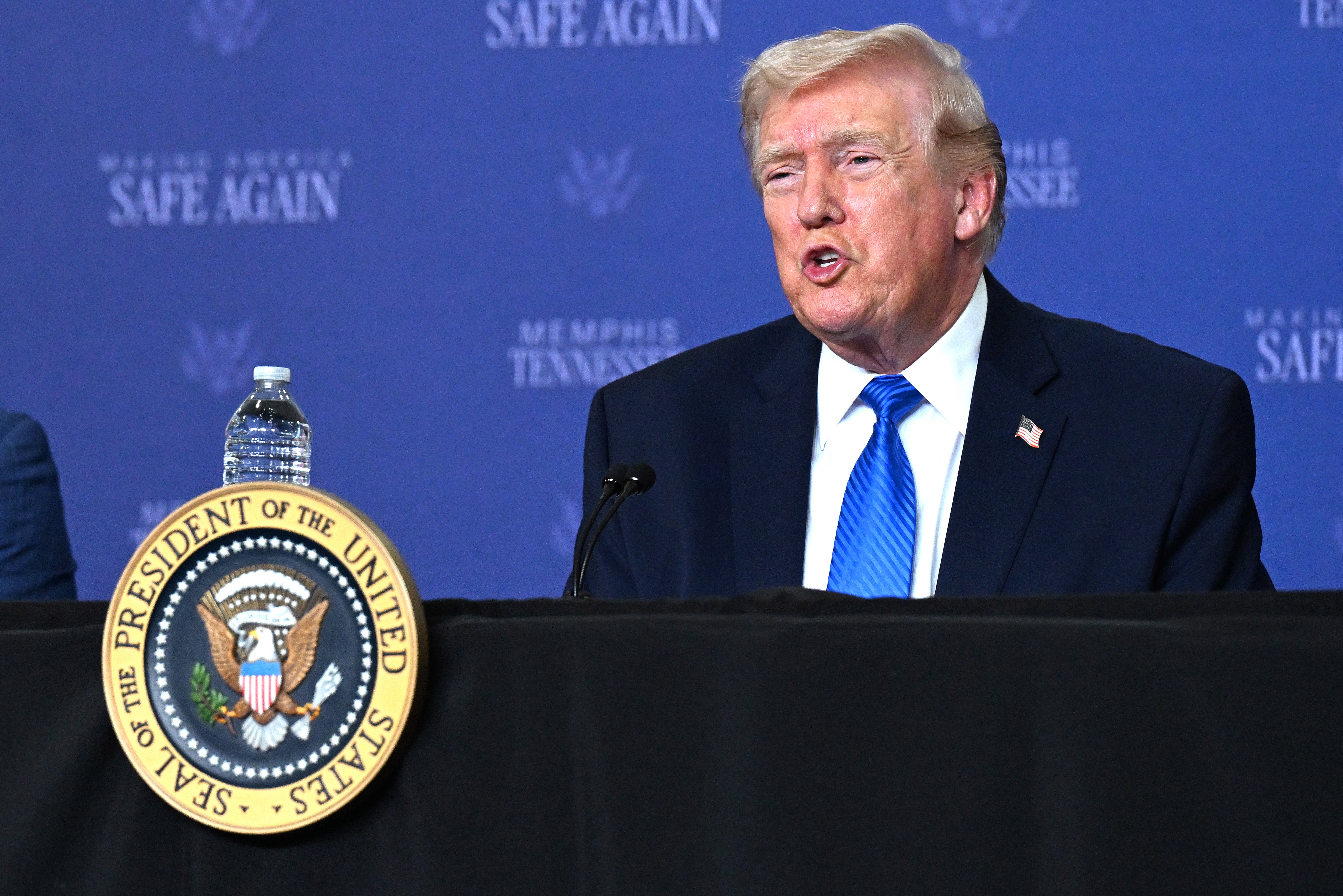 Los asesores del presidente están divididos sobre la propuesta de indultos, aunque algunos creen que podría reforzar la imagen que Trump ha intentado proyectar durante años: la de un presidente misericordioso