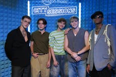 Santos Bravos quiere estar cada vez más cerca de sus fans en sus conciertos