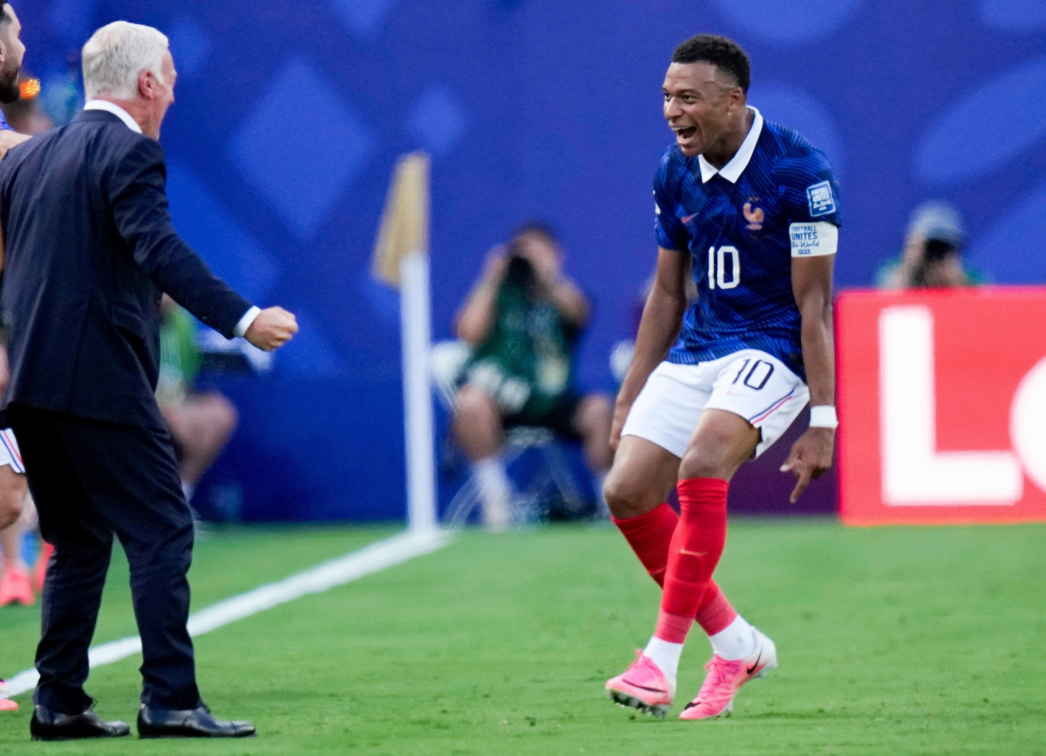 Mbappé comanda la maquinaria de Francia: 3-0 ante Suecia y va contra Paraguay en octavos