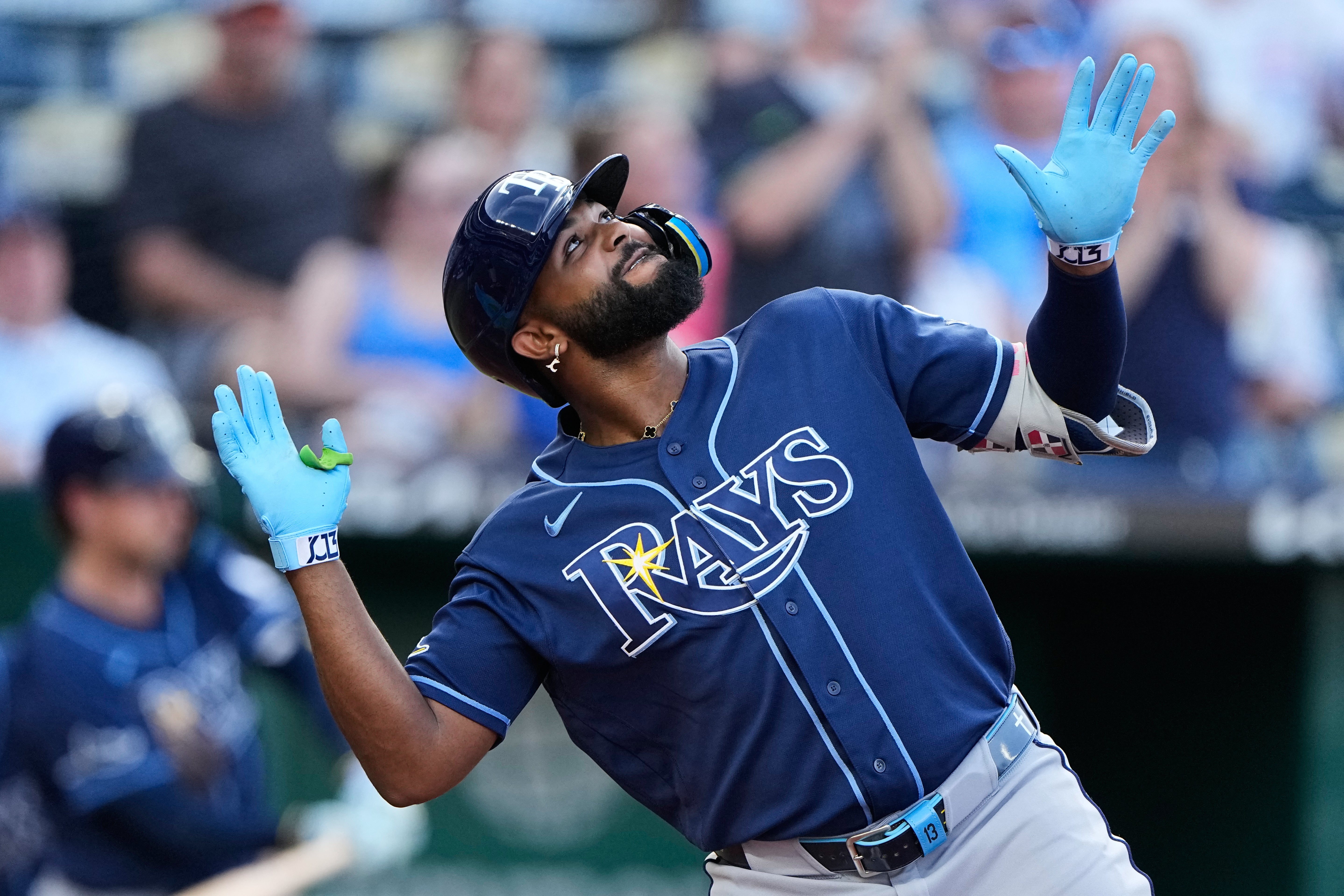Caminero pega jonrón por 5to juego seguido y Rays vencen 10-4 a Reales