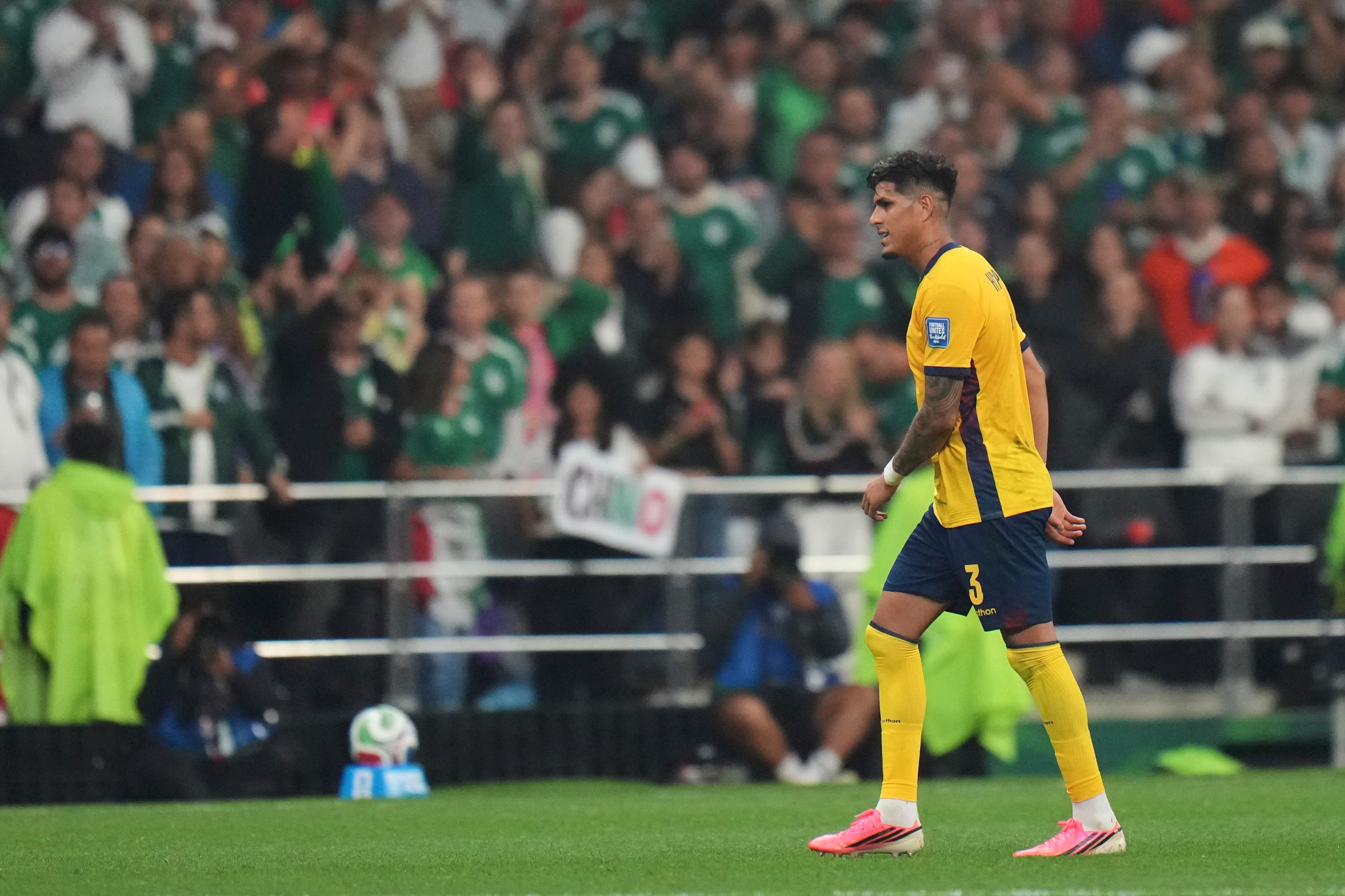 Ecuador Mexico WCup Soccer