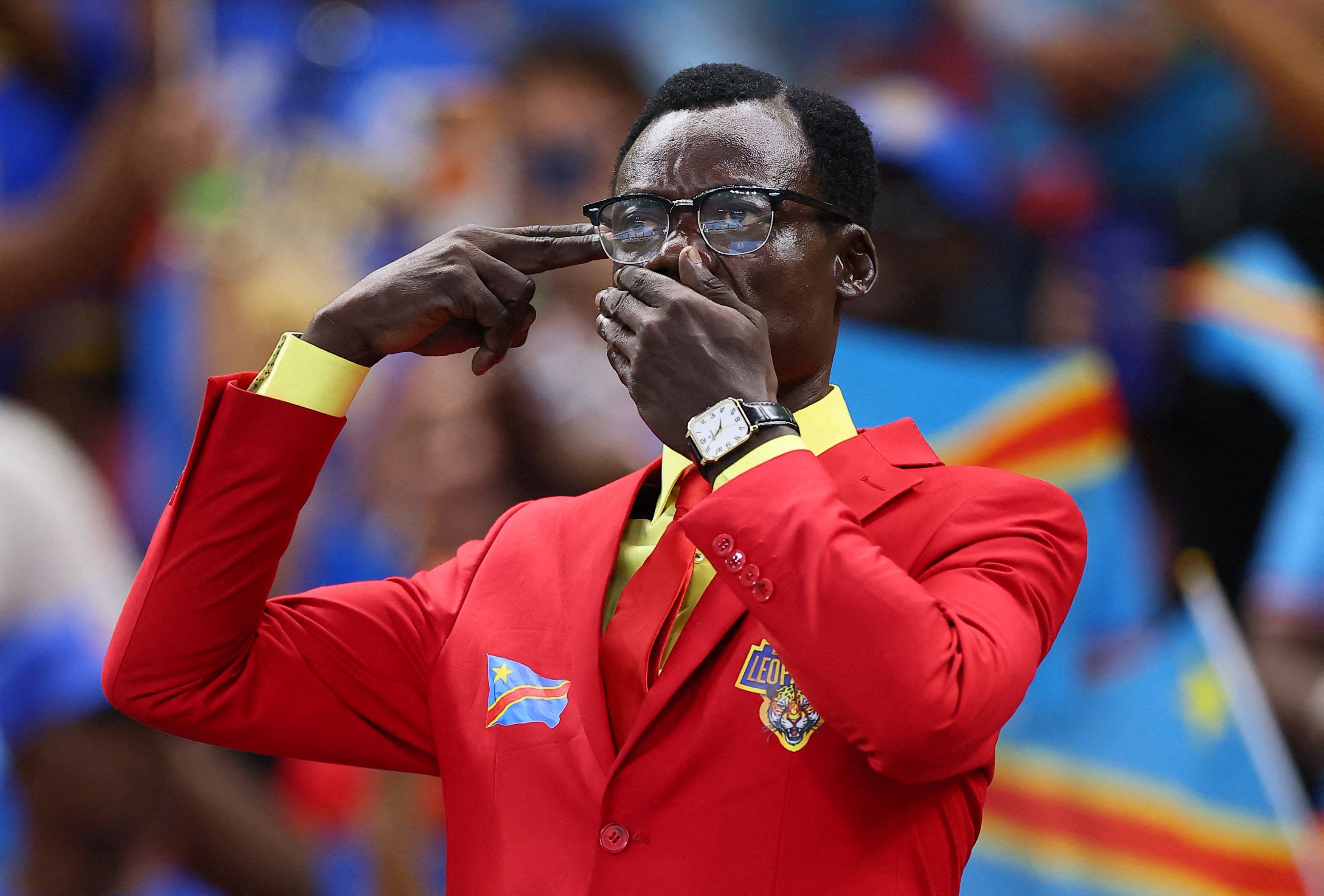 Lumumba Vea en las gradas durante la derrota de la República Democrática del Congo ante Colombia