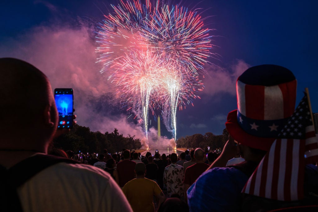 El Día de la Independencia es una de las fiestas más peligrosas para los perros, ya que aumentan las fugas de mascotas, según el registro de pedigrí American Kennel Club