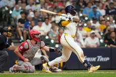 Mitchell impulsa la carrera de la ventaja en la 7ma en triunfo 4-2 de Cerveceros sobre Rojos