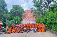 Un niño de 11 años al volante de una camioneta atropella a varios monjes en Tailandia y mata a 9