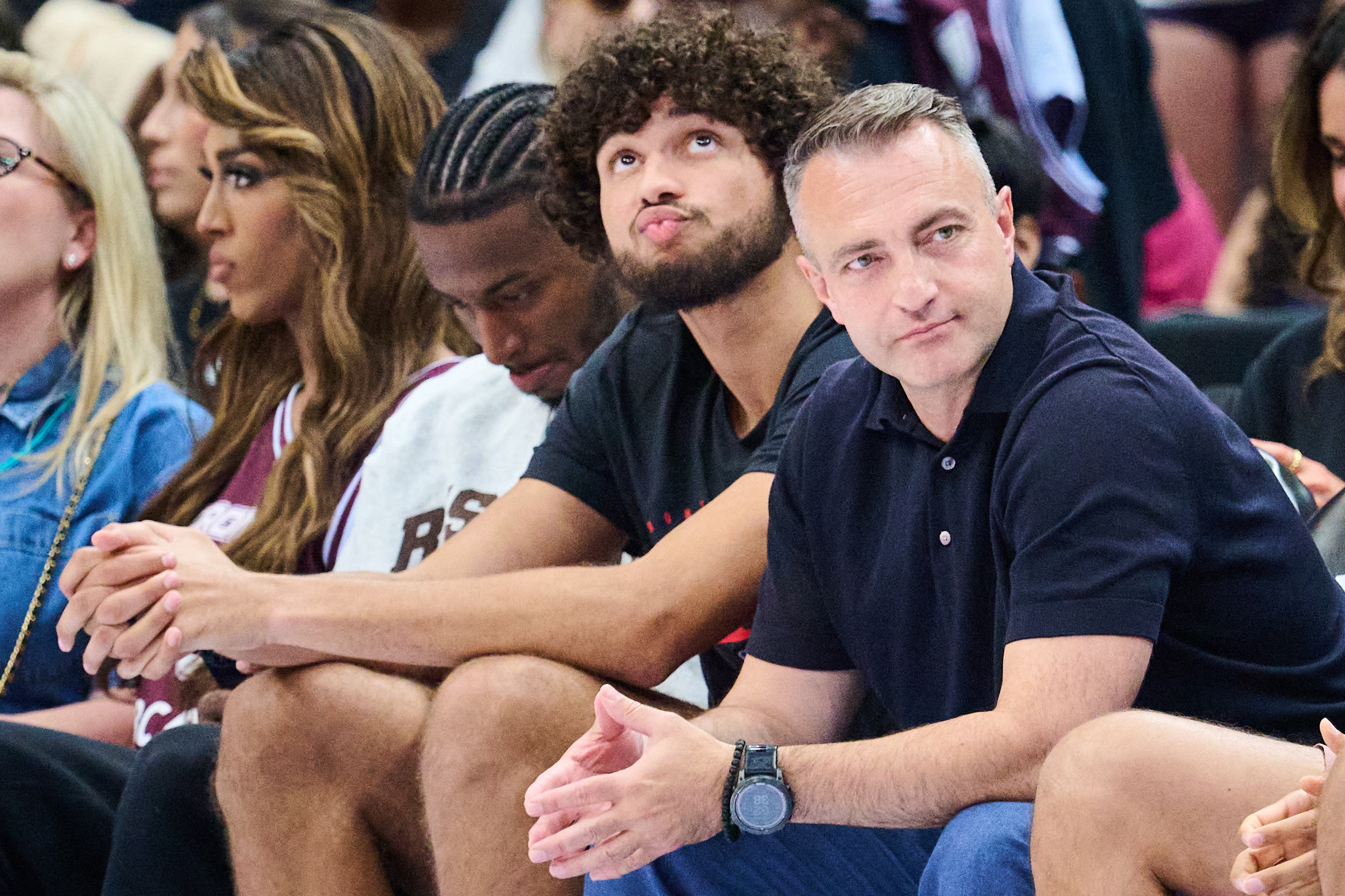 Raptors amplían por varios años el contrato del entrenador Darko Rajakovic tras llegada de Leonard