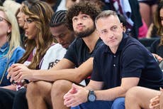 Raptors amplían por varios años el contrato del entrenador Darko Rajakovic tras llegada de Leonard