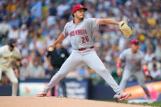 Chase Burns gana duelo de lanzadores con Jacob Misiorowski; Rojos vencen 7-2 a Cerveceros