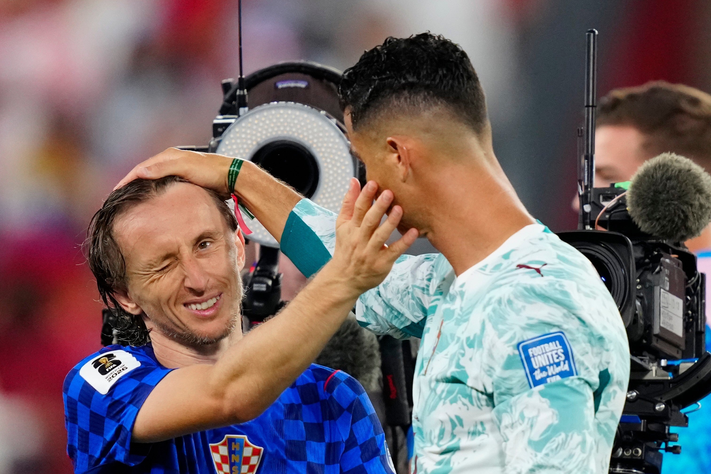 El portugués Cristiano Ronaldo junto a su antiguo compañero en el Real Madrid, el croata Luka Modrić