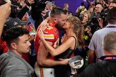 La historia de Taylor Swift y Travis Kelce: de brazaletes de la amistad a argollas de matrimonio
